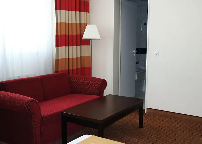 Trip Frankfurt Nordwestzentrum 3*