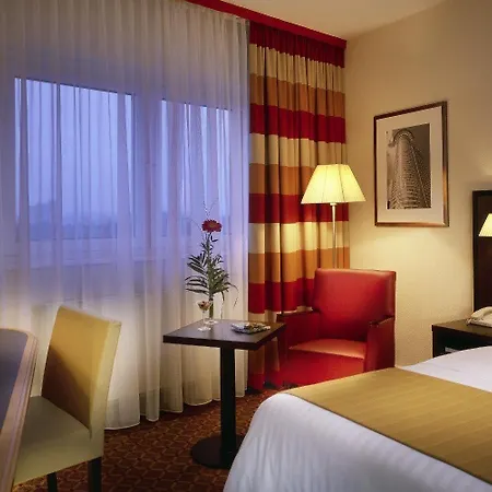 Trip Frankfurt Nordwestzentrum מלון פרנקפורט