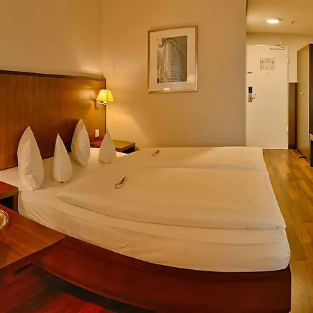 Trip Frankfurt Nordwestzentrum מלון