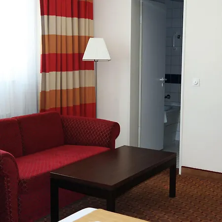 Trip Frankfurt Nordwestzentrum 3*