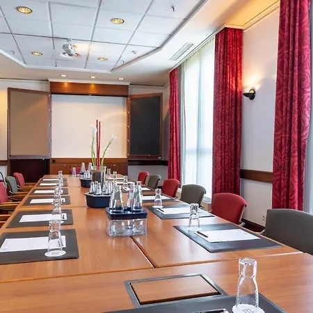 מלון Trip Frankfurt Nordwestzentrum 3*