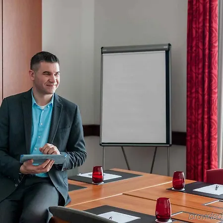 Trip Frankfurt Nordwestzentrum פרנקפורט