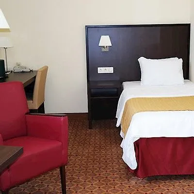 Hotel Trip Frankfurt Nordwestzentrum 3*