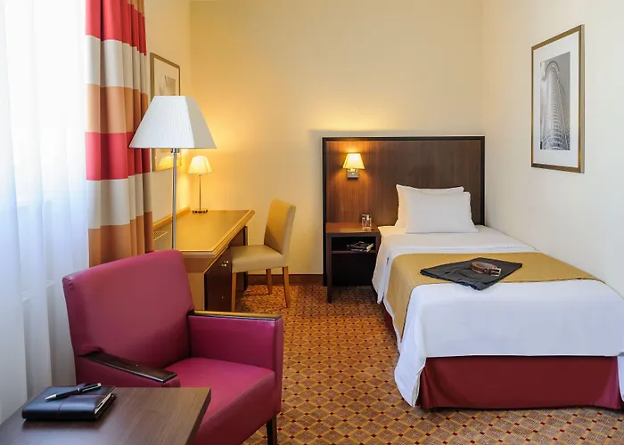 Otel Trip Frankfurt Nordwestzentrum 3*